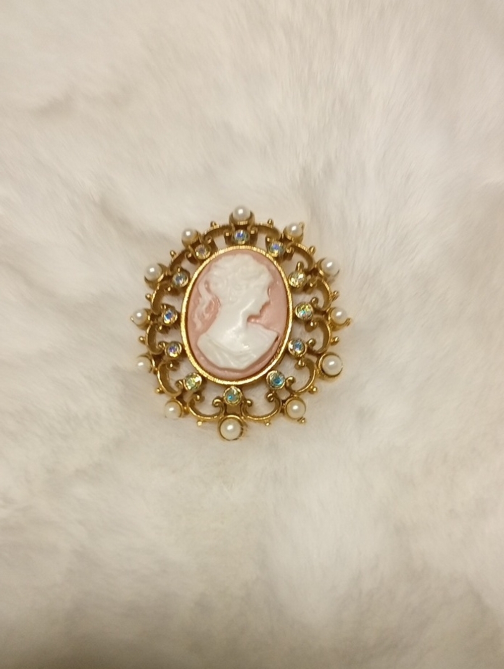 Vintage Pink Lady CAMEO Brooch